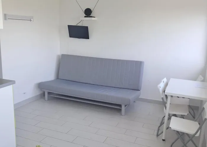 Milan アパート シオーフォク