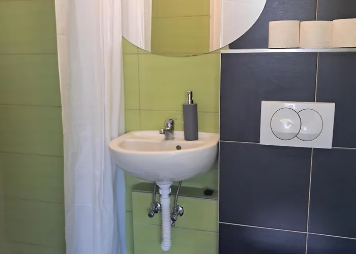 アパート Milan シオーフォク